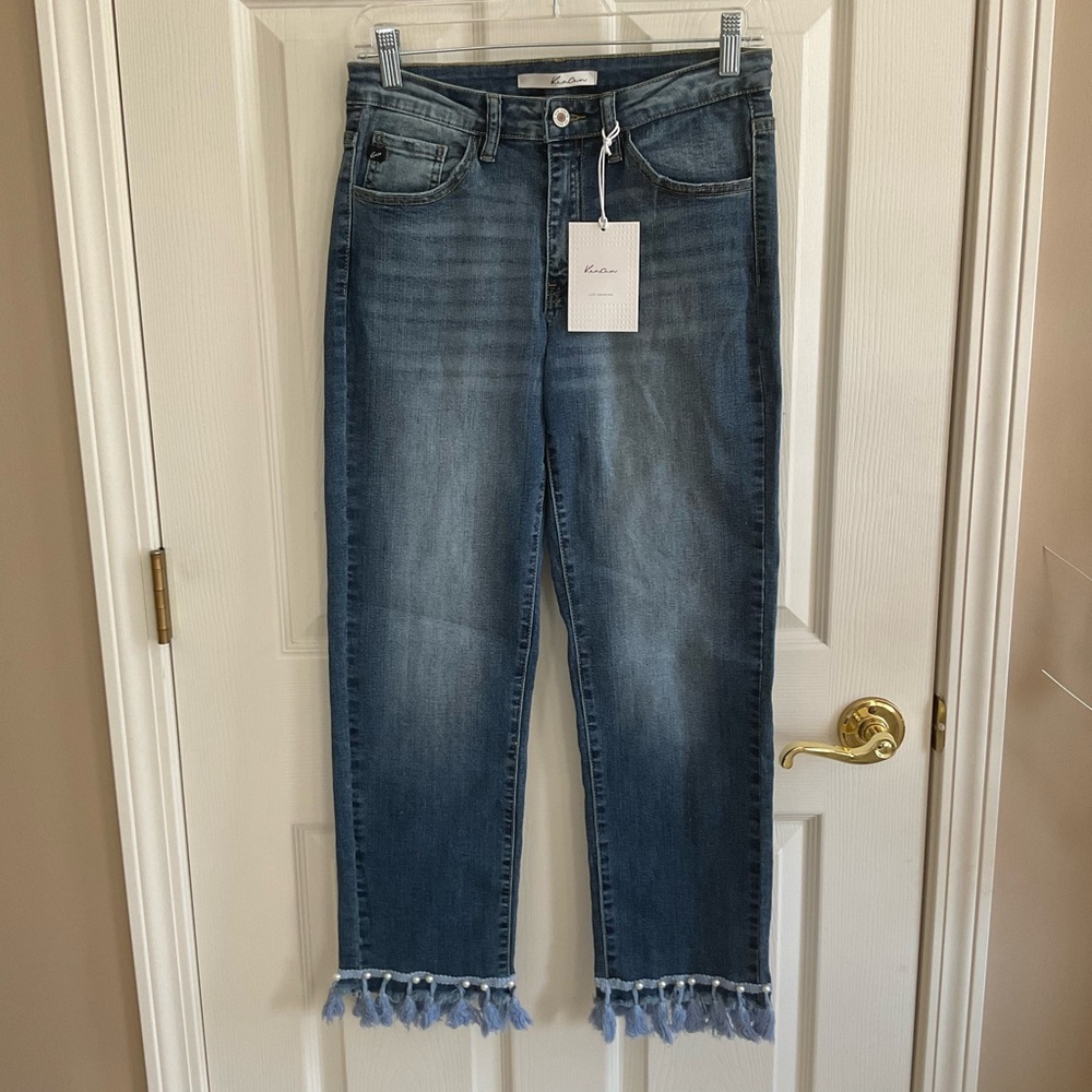 NWT! Womens KanCan jeans size 9/28.